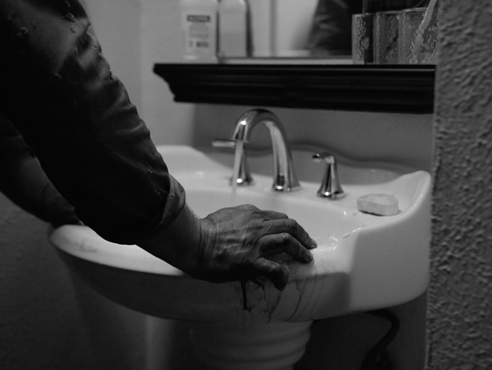 Independent short film 'Manos de Oro' explores Mexican family dynamics through a unique lens
